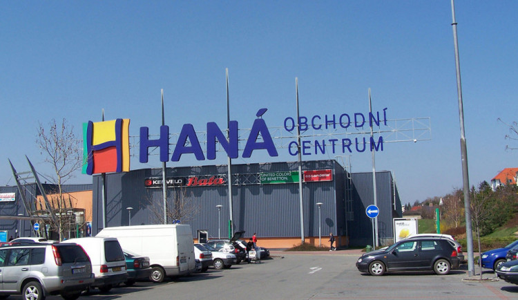 K nákupnímu centru na Horním lánu bude zajíždět více autobusů