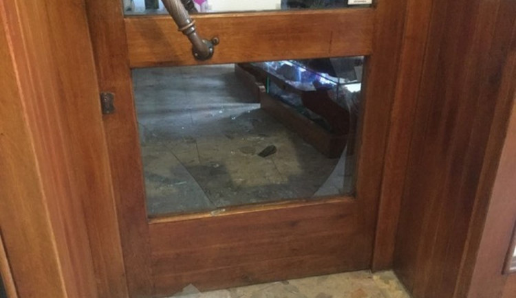 Zloděj v Edelmannově paláci kradl dámské spodní prádlo