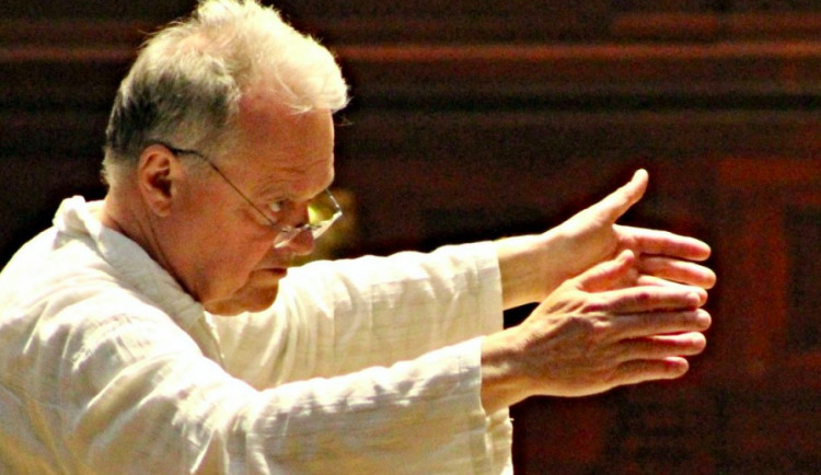 Moravské filharmonie hledá nového šéfdirigenta, Petr Vronský po 13 sezónách končí