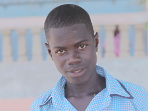 Haiťan Idonel mohl dokončit základní školu díky podpoře droždínských žáků
