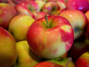 Jablka v červnu stála zatím nejvíce v historii, za kilogram zaplatili lidé přes 43 korun