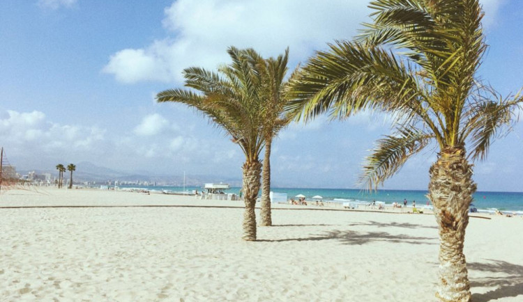 ANKETA: Dovolená na splátky? Podle odborníků to je naprosto zbytečné zadlužování