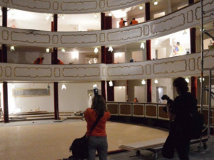 Moravské divadlo Olomouc přes prázdniny opraví několik let nefunkční propadlo a strop orchestřiště