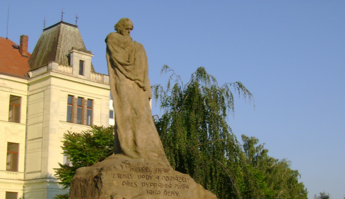 6. červenec patří připomínce upálení mistra Jana Husa. Je symbolem statečnosti i svobody svědomí