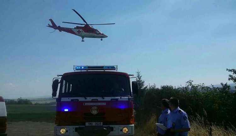 V Olomouci se zřítil balkón se čtyřmi lidmi, zraněné transportoval do nemocnice vrtulník