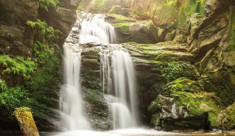 Pivovar Holba pořádá letní výlety napříč Jeseníky. Tentokrát se můžete vydat k Rešovským vodopádům
