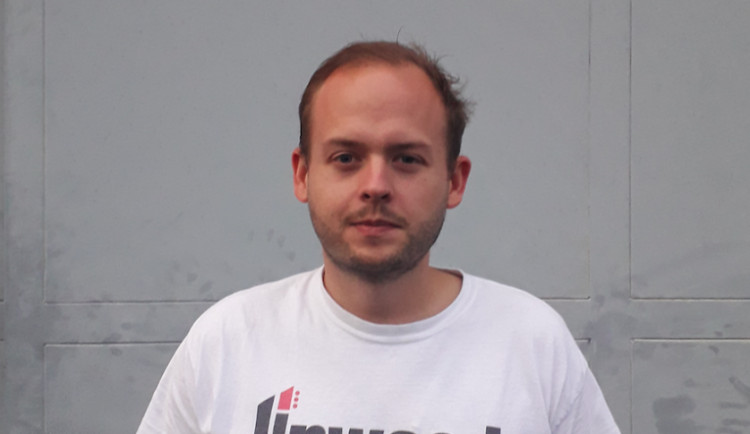 Letiště je každý rok taková malá roztomilá katastrofa, říká o hranickém festivalu ředitel Matěj Černý