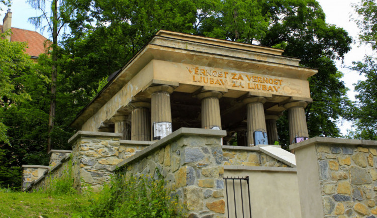 Mauzoleum v Bezručových sadech čekají další opravy, budou zaměřeny na exteriér a interiér kaple