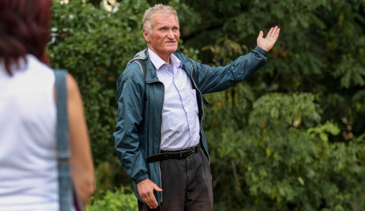 Olomoučtí bezdomovci provázejí "městskou divočinou." Podívejte se na fotky z prohlídky