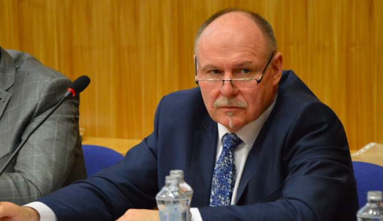 Okleštěk zůstává hejtmanem, ale nechá si i mandát poslance