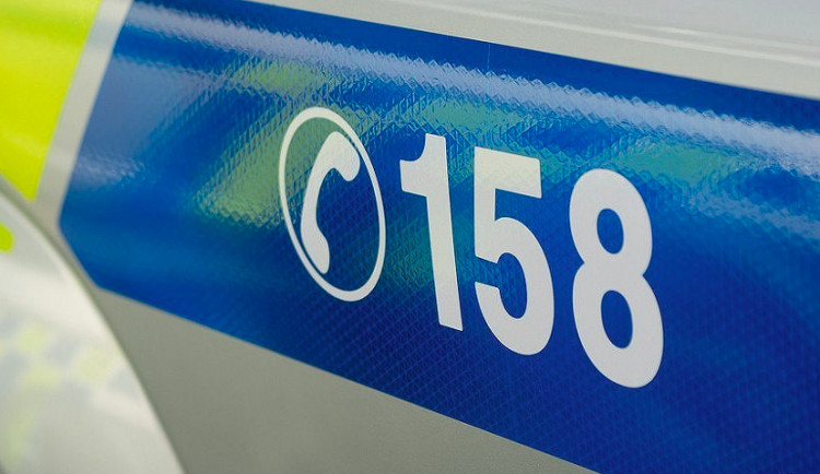 Muž okradl v jednom z olomouckých supermarketů ženu o mobilní telefon