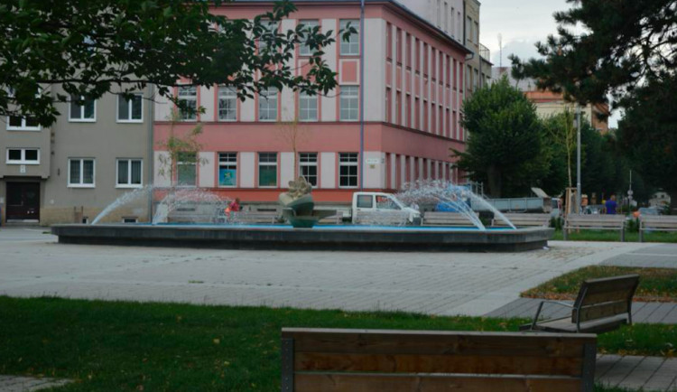 FOTO: Město Prostějov nechalo opravit náměstí Spojenců, investovalo 26 milionů korun