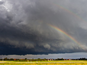 POČASÍ NA PÁTEK: Teplé počasí může ojediněle přinést přeháňky nebo bouřky