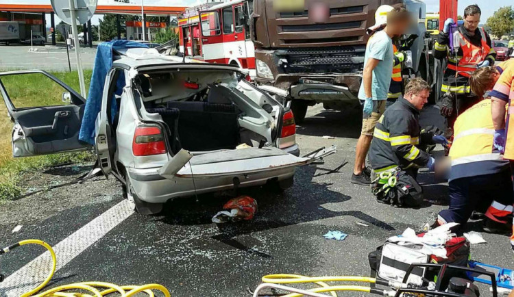 Druhé dítě z nehody u Olomouce zemřelo v nemocnici, oběti jsou již čtyři