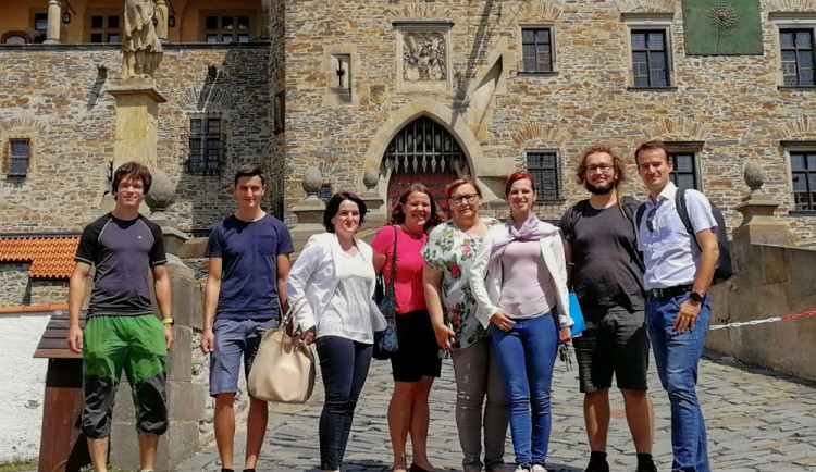 Odborníci z olomoucké univerzity vytiskli na 3D tiskárně pro Bouzov historické pečetě i klíč od hradu