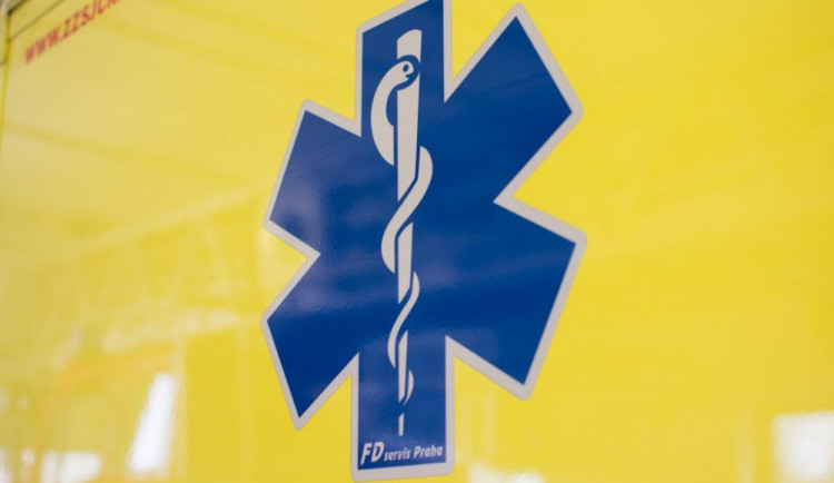 Řidič dodávky srazil dva cyklisty. Jeden na místě zemřel, druhý je ve velmi vážném stavu