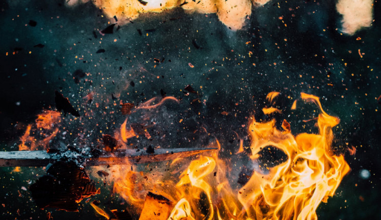 Výstraha před zvýšeným nebezpečím vzniku požárů platí od středy i pro Olomoucký kraj