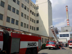 AKTUÁLNĚ: Hasiči zasahují u požáru ve čtyřpodlažní budově centrální archivní služby