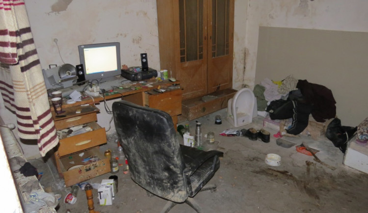 Podvodník vybral od lidí na internetu 700 tisíc, hrozí mu osm let vězení