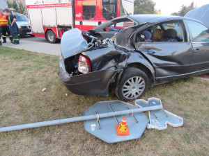 FOTO: Po střetu auta a vlaku pro zraněného letěl vrtulník