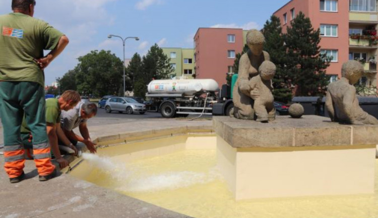 Do jedné z přerovských kašen se po osmi letech vrátila voda, kolemjdoucí se mohou osvěžit