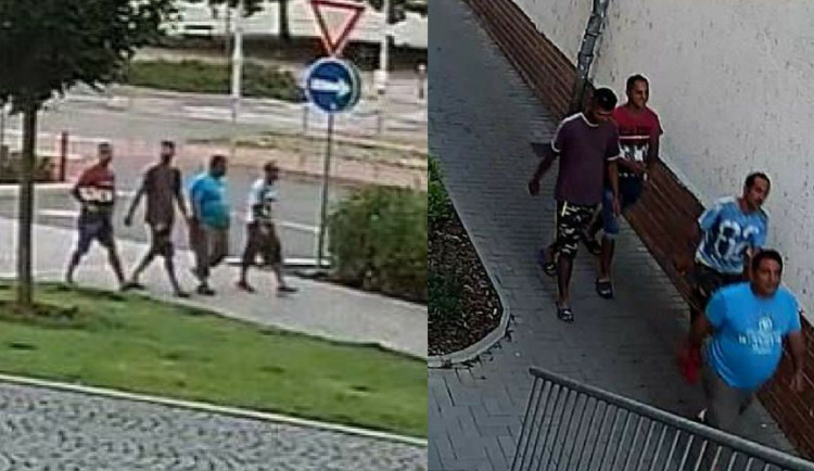 FOTO: Policie pátrá po čtveřici mužů. Mohou hrát roli v případu požáru kontejneru v Olomouci