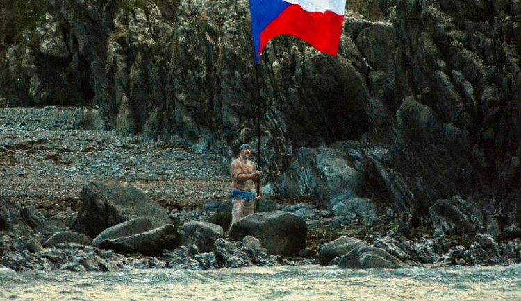 FOTO: Olomoucký rodák přeplaval jako první český muž kanál mezi Skotskem a Severním Irskem