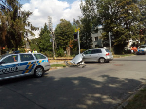 V Olomouci se srazil vlak s vozidlem autoškoly