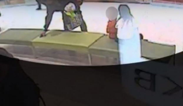 VIDEO: Policie pátrá po muži, který v Šantovce našel mobilní telefon a nevrátil jej