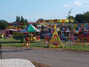V Dubu nad Moravou se chystají hody. Zelinka & synové zde představí jediný olomoucký lunapark