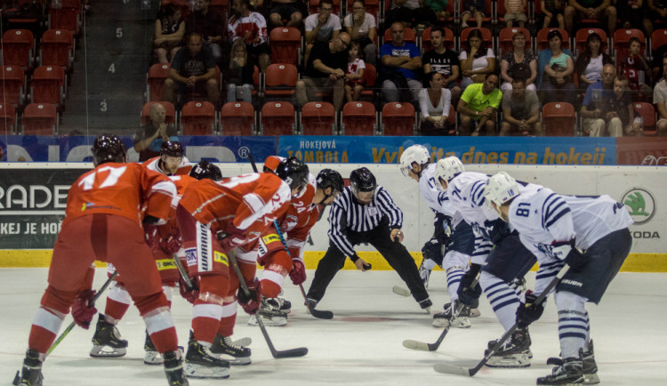 FOTOGALERIE: Kohouti si poradili se soupeřem z KHL, porazili Vladivostok 4:2