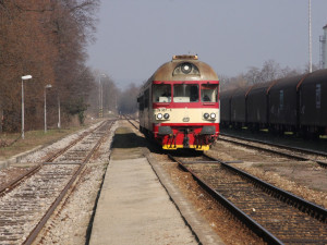 V Prostějově srazil dnes ráno vlak člověka, provoz na trati už je obnoven