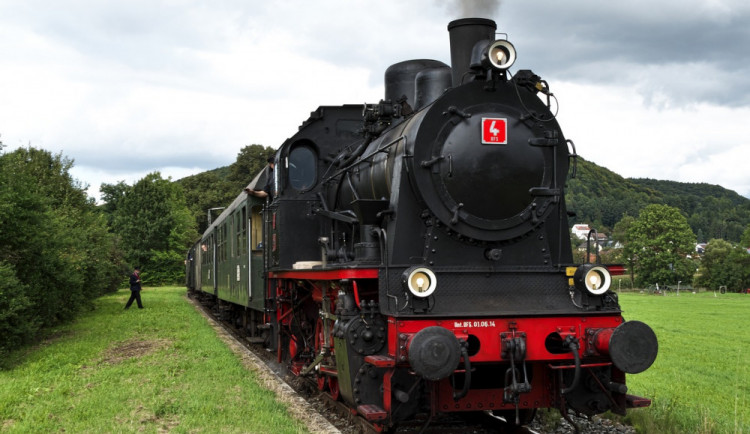 Parní vlak pojede už tuto sobotu na trati mezi Hanušovicemi a Mikulovem, podívejte se na jízdní řád