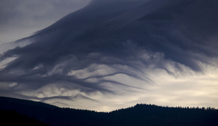 POČASÍ NA ÚTERÝ: Čekáme až sedmadvacet stupňů a oblačno