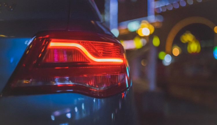 Mladá žena řídila pod vlivem pervitinu a marihuany. Měla navíc vysloven zákaz řízení