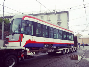 VIDEO: Nové olomoucké tramvaje EVO1 za sebou mají testovací jízdy