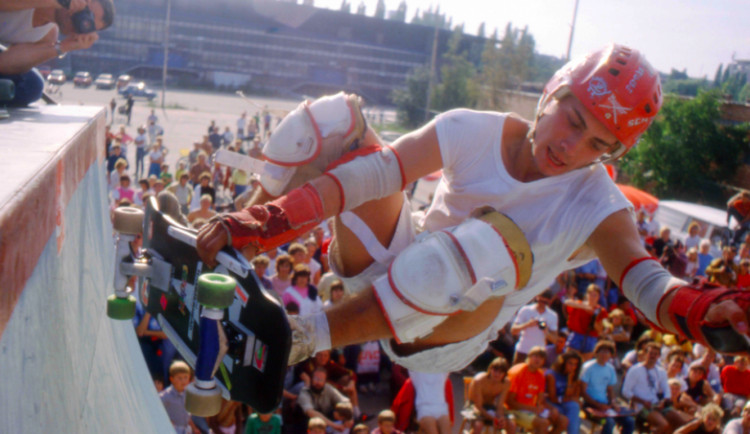 Divoká jízda za svobodou uprostřed komunismu. Kino Metropol uvede film King Skate