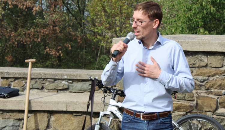 V PATÁCH LÍDRA: Filip Žáček dekoroval hasiče, podnikl cyklojízdu a oslavil sté výročí vzniku Československa