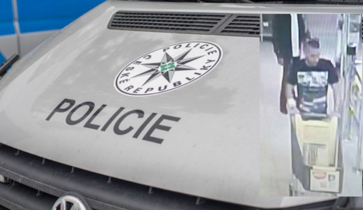 Policie pátrá po muži, který chtěl z hypermarketu ukrást zboží za 7 700 korun. Plán mu přerušil pracovník ostrahy
