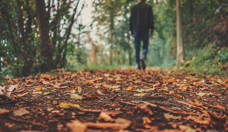 POČASÍ NA ÚTERÝ: Oblečte se, teploty budou dnes jen lehce nad deseti stupni