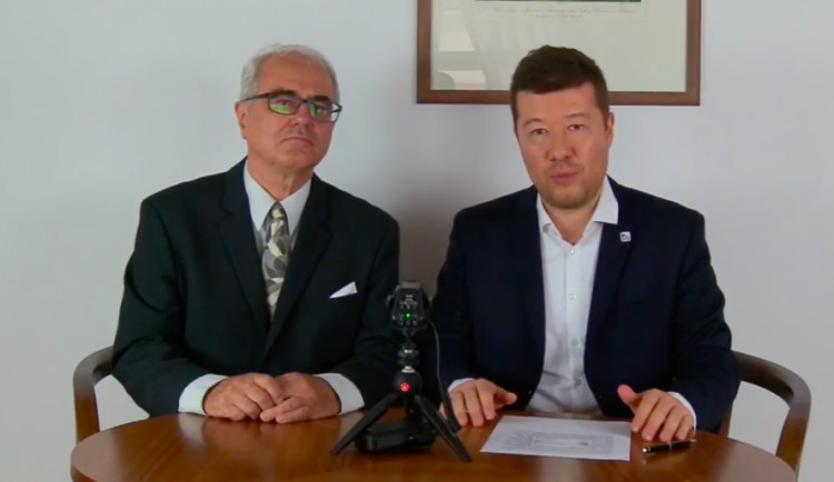 Doporučuji zdrženlivost. Nerad bych zlobil a obrátil se na správce vašich daní, vyhrožuje kandidát SPD budějcké redakci