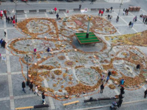 Přerovské náměstí se v říjnu promění na pestrobarevný koberec z přírodních materiálů