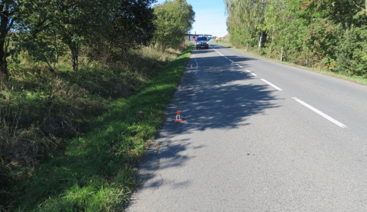 Policie hledá svědky vážné dopravní nehody. Seniorka při ní přišla o život