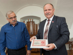 Do Olomouce dnes za doprovodu ozbrojených policistů dorazila pětitisícová státovka z roku 1919