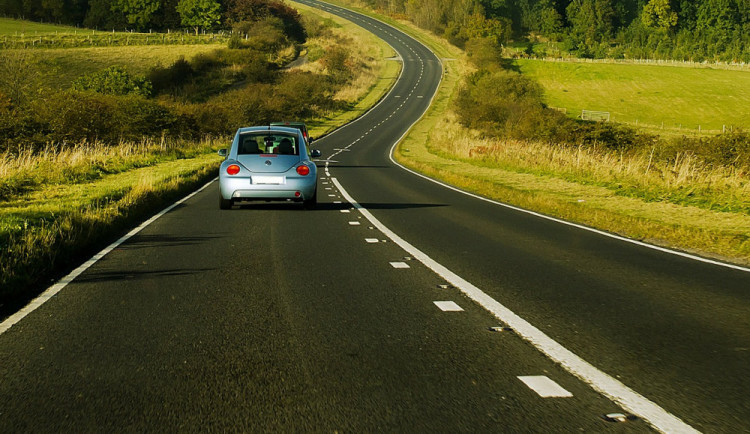 Řídil i přes zákaz a teď mu hrozí až dva roky odnětí svobody