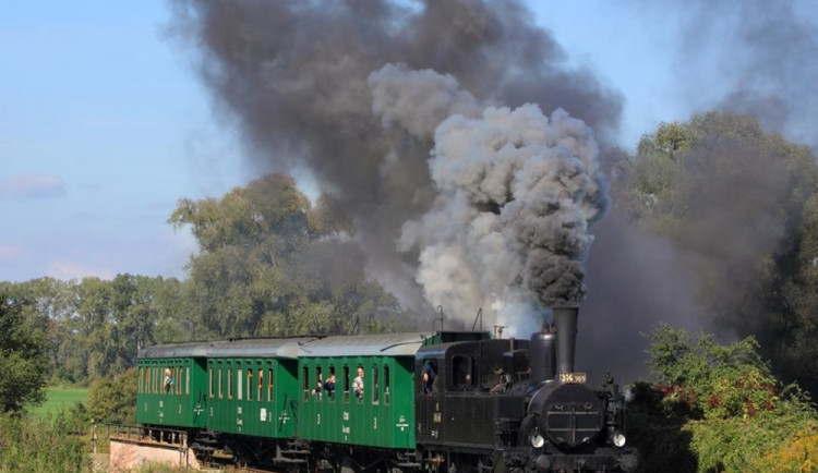 Vydejte se zpátky do minulosti s parními vlaky při Zamykání točny