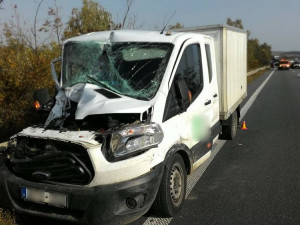 Nehoda uzavřela dálnici D46, spolujezdce museli z dodávky vyprostit hasiči