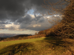 POČASÍ NA STŘEDU: Polojasnou oblohu vystřídá oblačno a déšť