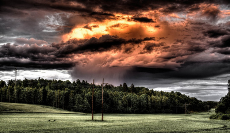 POČASÍ NA SOBOTU: Mlhy, déšť a oblačno