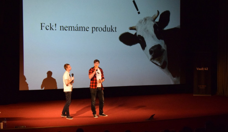 SOUTĚŽ: Soutěžte o lístky na druhou FuckUp Night, představí se bramborový business i moderní profi-dohazovačka